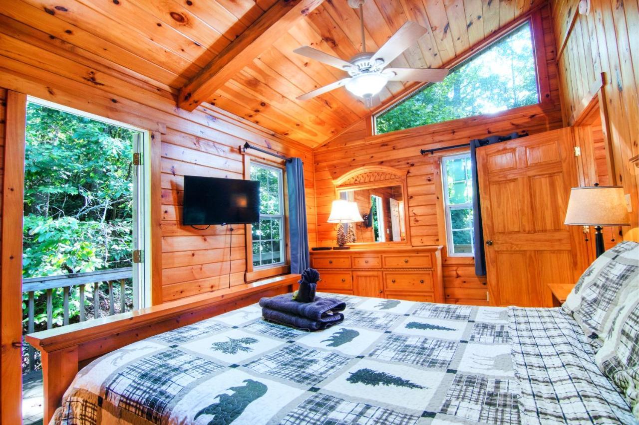 Cozy Cabin Retreat - Hot Tub, Fireplace & Fire Pit Blue Ridge Bagian luar foto