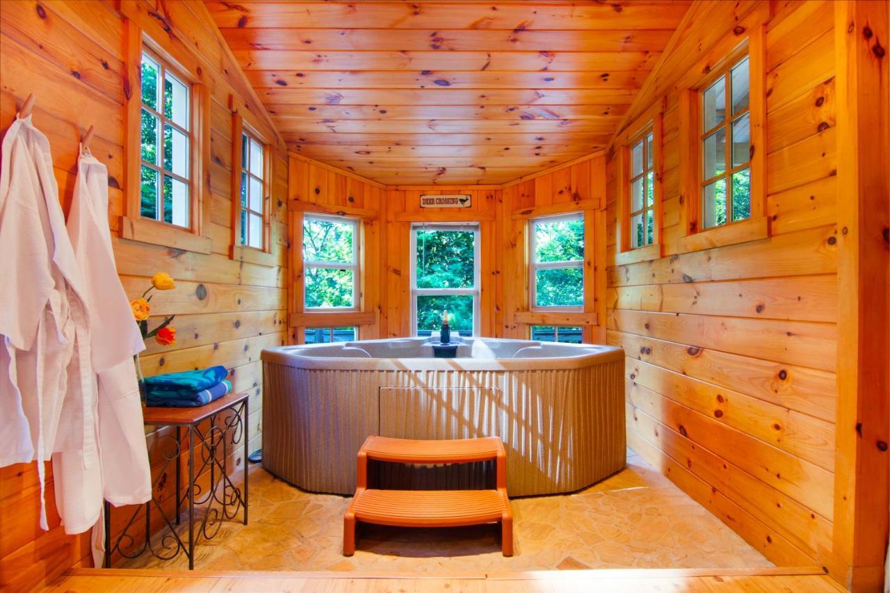 Cozy Cabin Retreat - Hot Tub, Fireplace & Fire Pit Blue Ridge Bagian luar foto